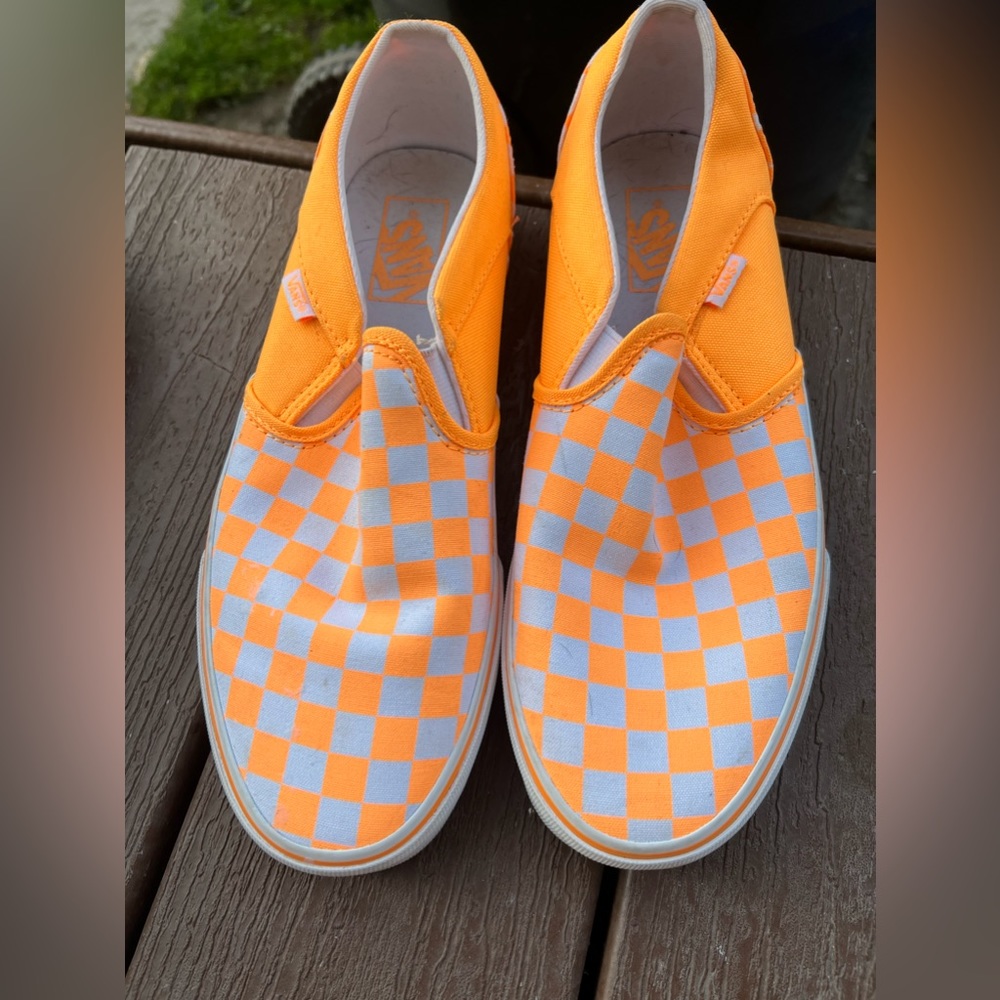 worn only once. vibrant neon orange.